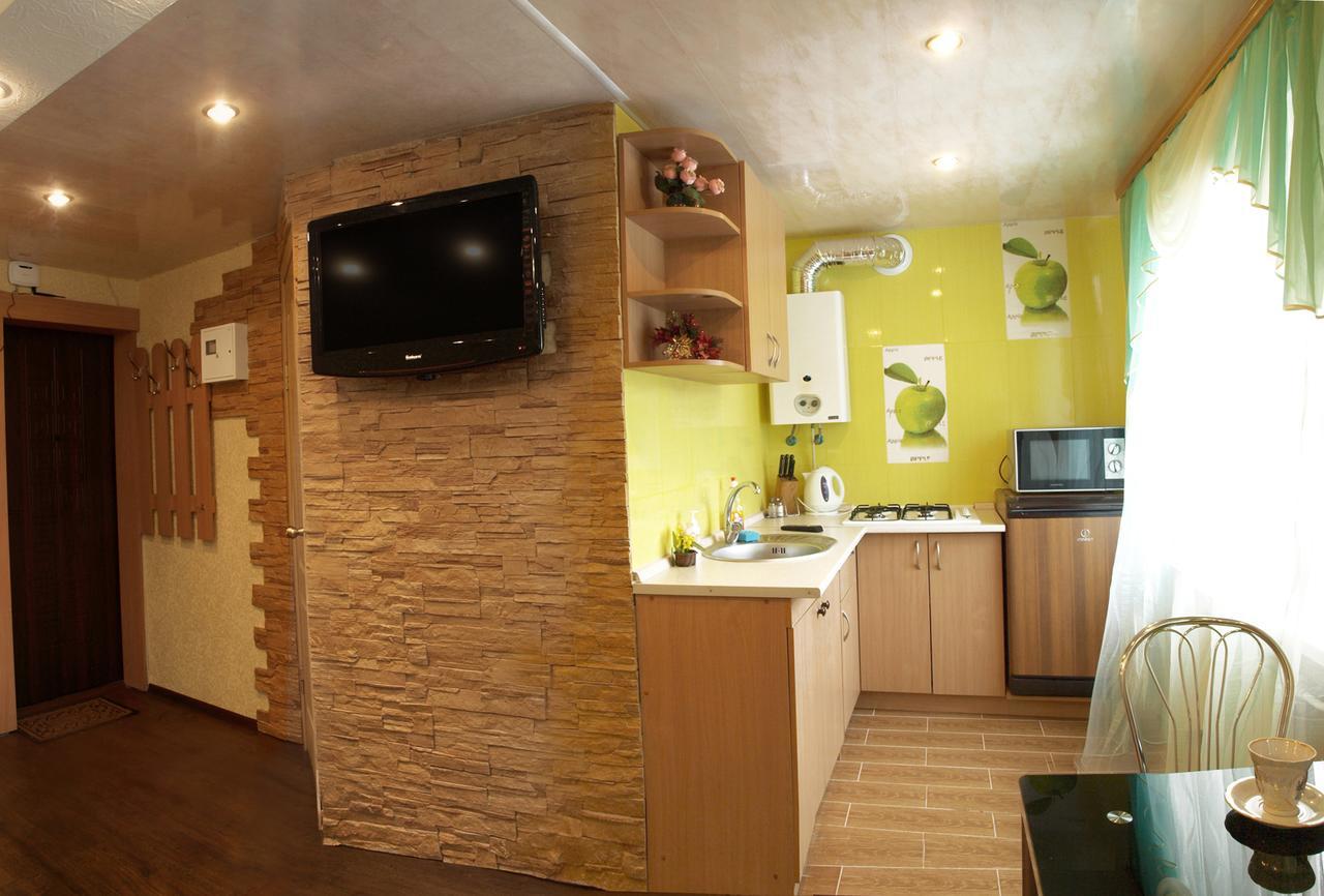 на проспекте александра поля с ромашками Apartment